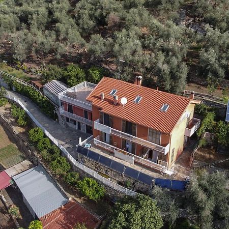 Agriturismo La Rocca San Bartolomeo Al Mare Bagian luar foto