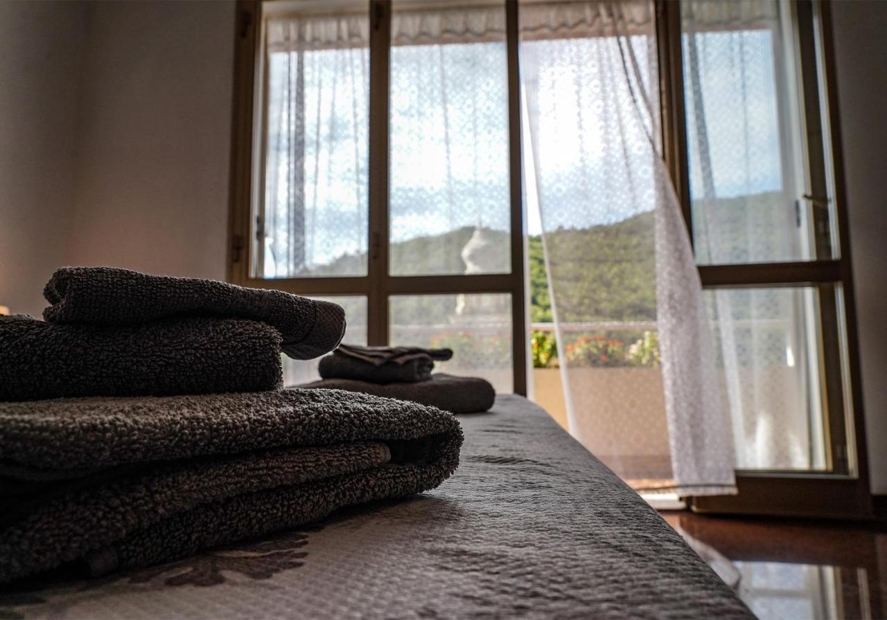 Agriturismo La Rocca San Bartolomeo Al Mare Bagian luar foto