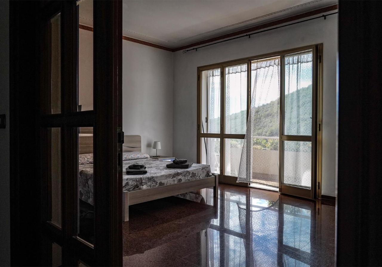 Agriturismo La Rocca San Bartolomeo Al Mare Bagian luar foto